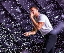 I wszystko jasne Dlaczego Dan Reynolds z Imagine Dragons maluje "X" na dłoniach? Wyjaśniamy symbolikę