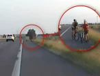To się mogło źle skończyć! Dwaj chłopcy na rowerach na ekspresówce! Kierowcy przecierali oczy ze zdumienia