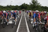 Le Tour de France vu par notre photographe à moto au cœur du peloton : quelques images de la course à Pau et en Béarn