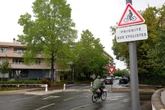 La priorité aux cyclistes entre les allées de Morlaàs et la rue Ramond de Carbonnières n’est pas encore enterrée