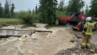 Podtopienia, przewrócone drzewa. Potężny front atmosferyczny zawisł nad Polską