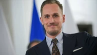 Solarium w pizzerii ze środków z KPO? Właścicielka pozwie posła Konfederacji
