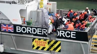 Chcą odstraszać migrantów naklejkami. Nowy patent europejskich kierowców tirów