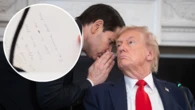 Trump dostał tajemniczą notatkę. Media ujawniają jej treść