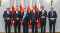 Prezydent wręczył najwyższe odznaczenia. "W uznaniu znamienitych zasług"