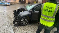 Wjechał na chodnik, potrącił pieszych. Nie żyją dwie osoby