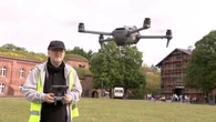 Awarie dronów w północnej Polsce. "Leciały przed siebie, jeden uderzył w drzewo"
