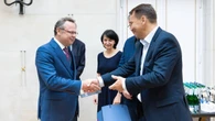 Zmiany w MSZ. Radosław Sikorski oficjalnie pożegnał współpracownika