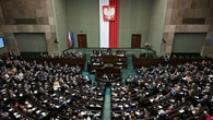 Lider umacnia pozycję, w Sejmie sześciu graczy. Nowy sondaż