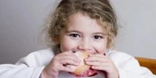 Los niños de entre 6 y 12 años consumen pan menos de dos veces al día
