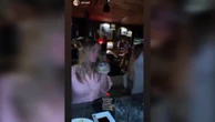 María Pombo disfruta del sol de Ibiza con su hermana y amigas