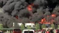 Impresionante incendio en una planta química en Illinois
