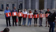 El independentismo presenta ante el Congreso más de 200.000 firmas por una ley de Amnistía