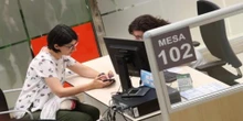 Las madres en ERTE total se quedan sin las deducciones por maternidad y por gastos de guardería