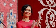 Ayuso toma posesión como presidenta con una felicitación al Rey: «Madrid, España y Monarquía son inseparables»