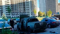У Києві вибухнуло пофарбоване під військове авто, коли до нього наближався власникКиїв