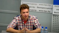 Протасевич під наглядом силовиків пояснив свої шрами: "У них не було наручників"