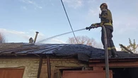 Росіяни атакували Нікопольщину: постраждав чоловік, вирувала пожежа