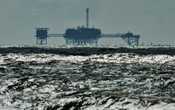 Chevron recibe autorización restringida de EU para operar en Venezuela: Reuters