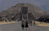 Muere turista extranjero en las Pirámides de Teotihuacan