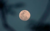 ¿Cuándo es la Luna llena de fresa 2025? | Horario y cómo verla