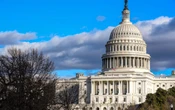 Senadores republicanos y demócratas alcanzan acuerdo para reabrir gobierno federal, reportan medios de EE.UU.