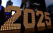 El ‘2025’ llega a Nueva York para celebrar el Año Nuevo en Times Square | Galería