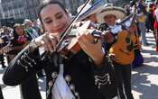 CDMX rompe Récord Guinness: mil 122 mariachis tocan en el Zócalo