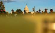 Arrestan a hombre con antorcha y pistola de bengalas en el Capitolio