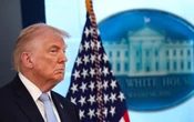 Trump afirma que tiene ‘negociaciones intensas’ con Irán a cuatro horas del plazo de su amenaza