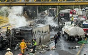 Choque múltiple e incendio de tractocamiones genera caos en la México-Toluca