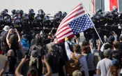 Fundadora de ‘Latinas for Trump’ está muy “decepcionada” de su política migratoria