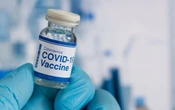 EU deja de recomendar la vacuna de covid-19 a niños y embarazadas
