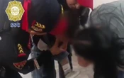 Video | Angustiantes momentos: Policías del Metro auxilian a niño que se asfixiaba