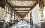 Turista daña un cuadro en los Uffizi de Florencia por hacerse una ‘selfie’