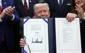 Trump firma la ley que finaliza el cierre de gobierno más largo de EU