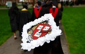 Juez extiende orden que impide a Trump prohibir a los estudiantes extranjeros en Harvard
