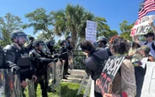 Videos | Miles de vecinos van a casa de Trump en Mar-a-Lago a gritarle: ¡’No Kings’!