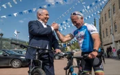 ¿Quién es Sylvan Adams, dueño del Israel Premier Tech? | Video