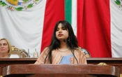 Joven ganadora del premio de la juventud regaña a diputados y exige atención real contra el narcotráfico