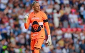 Saborea victoria Keylor Navas en su debut con Pumas