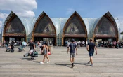 Tras incendio, Tomorrowland abre sus puertas con nuevo escenario principal