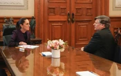 Sheinbaum recibe a subsecretario de Estado de EU Landau en Palacio Nacional