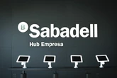 El mexicano David Martínez acudirá a la opa de BBVA y venderá su 3.86 % del Banco Sabadell