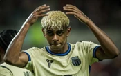 Subastan cromo firmado por Lamine Yamal con un valor entre 18 y 20 mil euros
