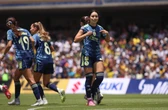 América femenil vence con apuros a Pumas y sigue de líder con paso perfecto