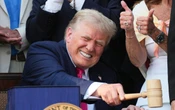 Trump promulga su “gran y hermosa” ley fiscal como una “victoria” en el Día de la Independencia de EU