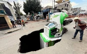 Así es el socavón en Itzapalapa en el que cayó un camión repartidor | Fotos y videos