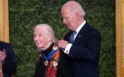 Biden condecora a Jane Goodall, Hillary Clinton, ‘Magic’, Messi, Bono y Soros