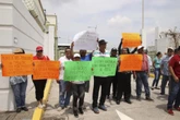 Chiapas | Trabajadores jubilados de Pemex bloquean terminal y provocan desabasto de gasolina